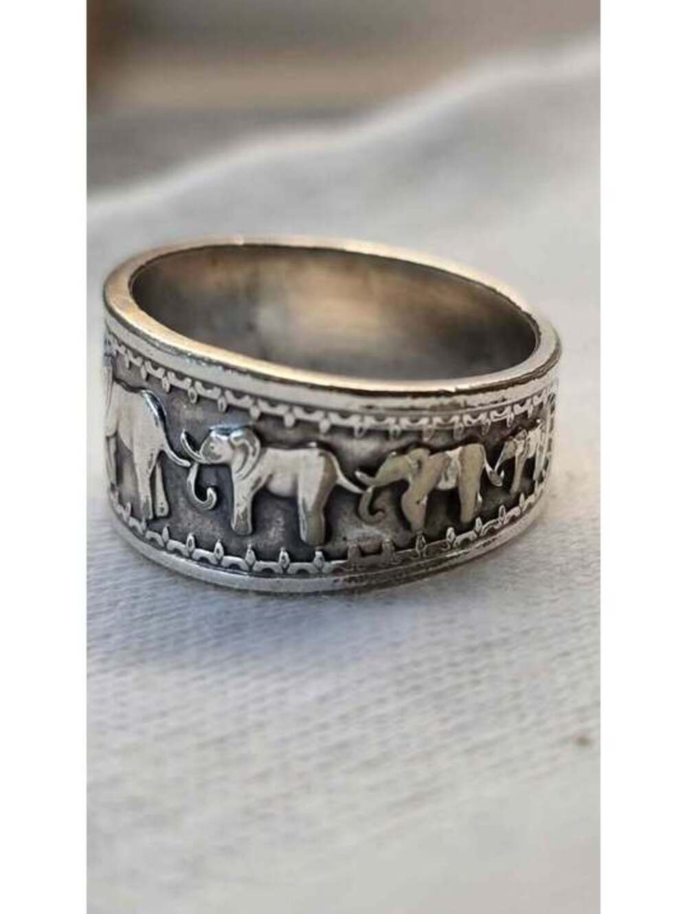 Vintage Sterling Silver Ring with Elephant Motif – Marked.